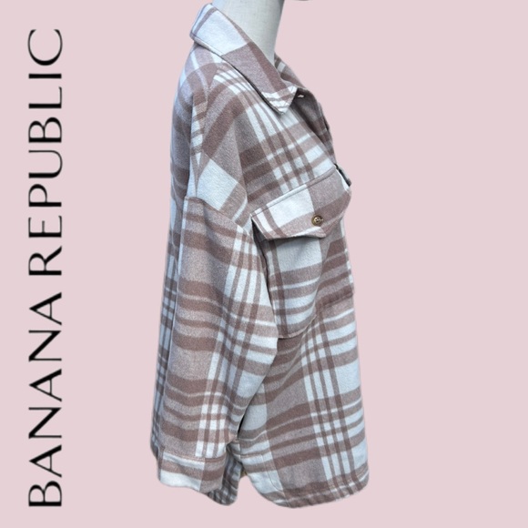Banana Republic Plaid Shirt Coat Style Steel Neutral Plaid - Medium Petite, EUC - Picture 3 of 11